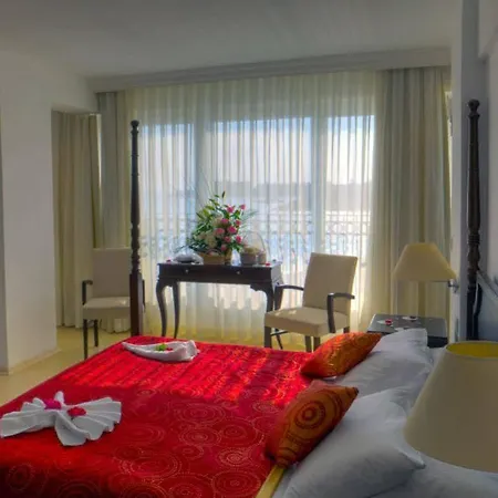 Hotel Ada 3*