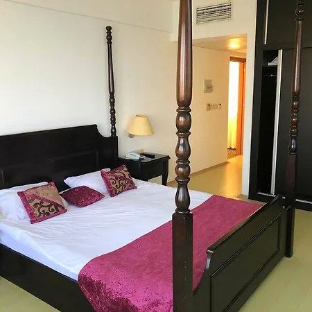 Hotel Ada 3*